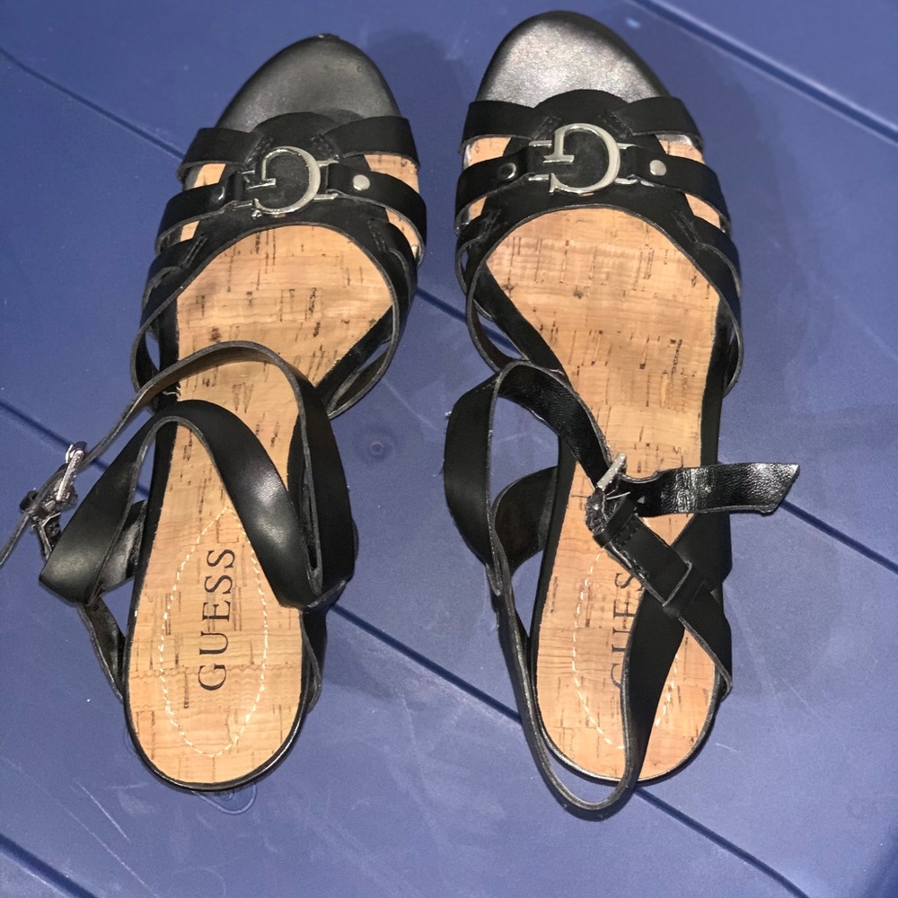 Size 8 Guess sandals